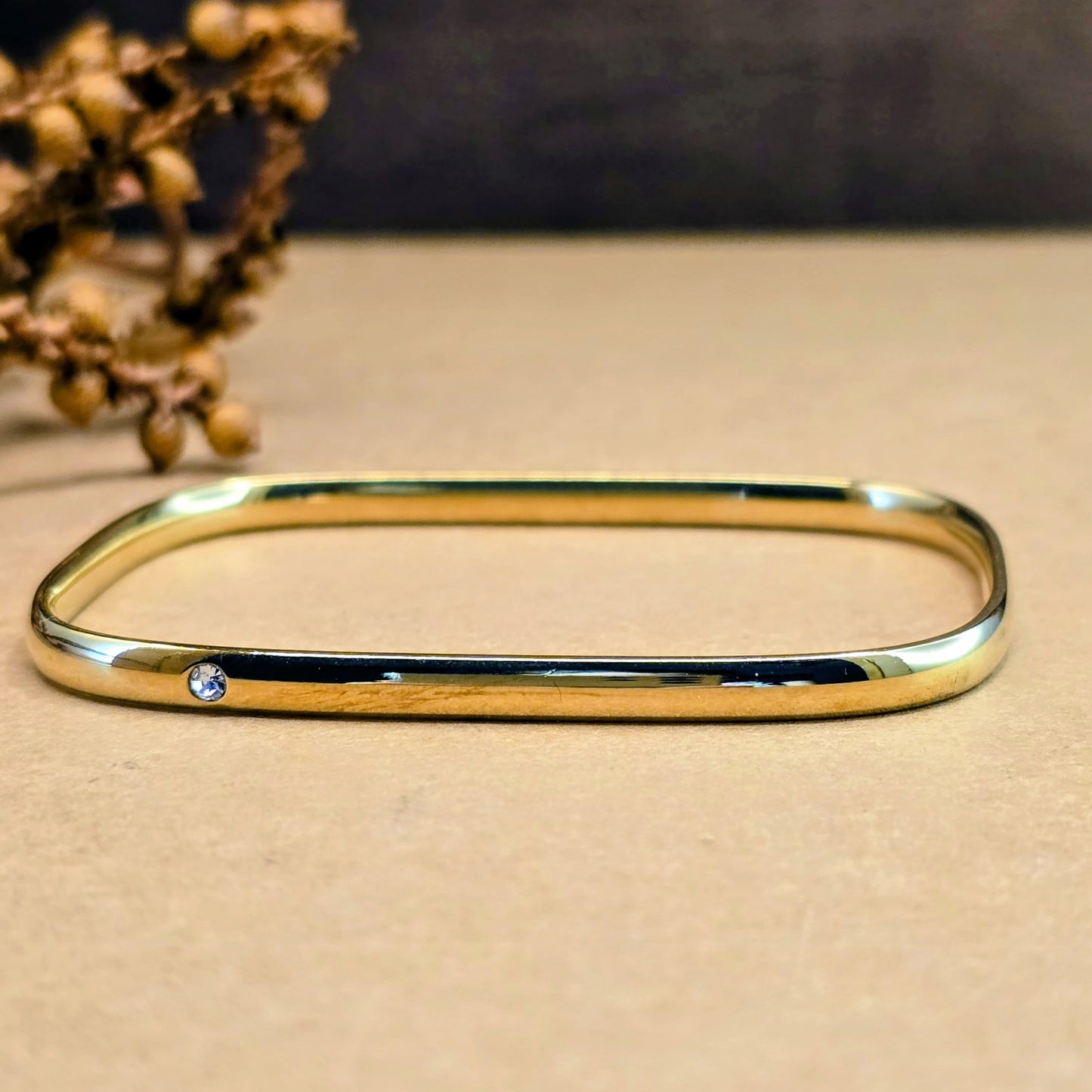 Sleek Rectangle Solitaire Bangle – Minimalist Geometric Gold Cuff