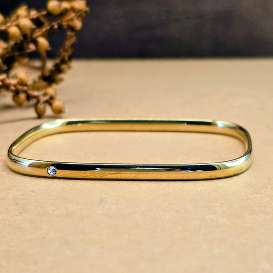 Sleek Rectangle Solitaire Bangle – Minimalist Geometric Gold Cuff