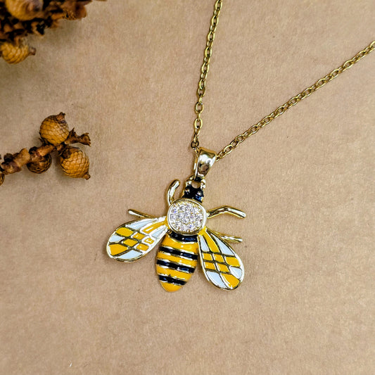 Golden Honeybee Pendant Necklace – Anti Tarnish Waterproof Minimal Charm
