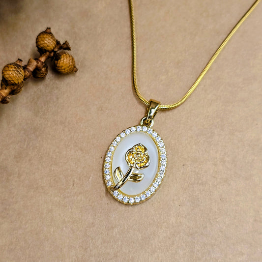 Opal Flower Pendant Chain – Gold-Plated Floral Necklace