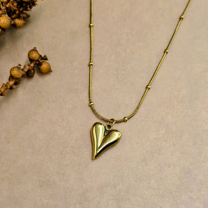 Tear Drop Heart Pendant – Minimalist Gold Necklace