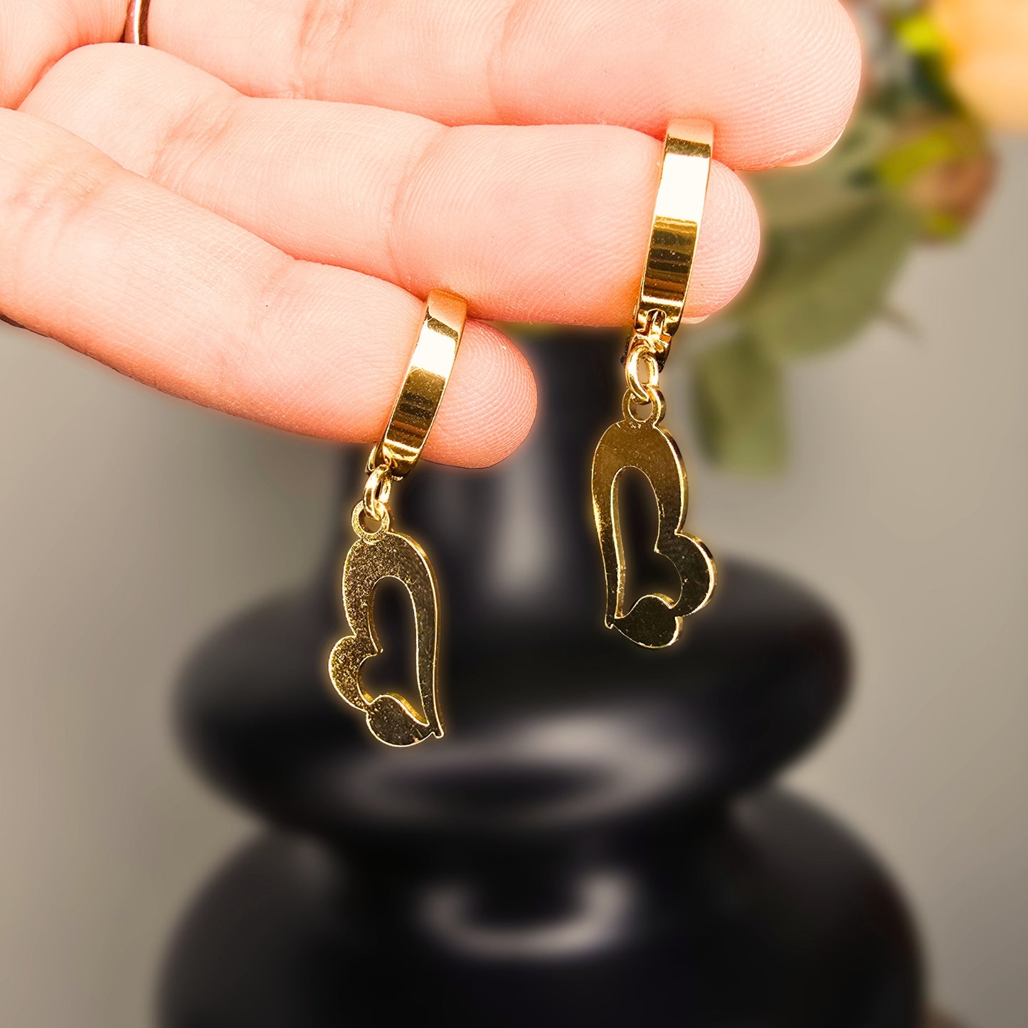 lightweight daily wear earrings for women minimal style