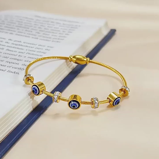 Video Showcasing Premium quality and luxurious Evil Eye Oil Drip Bangle.
