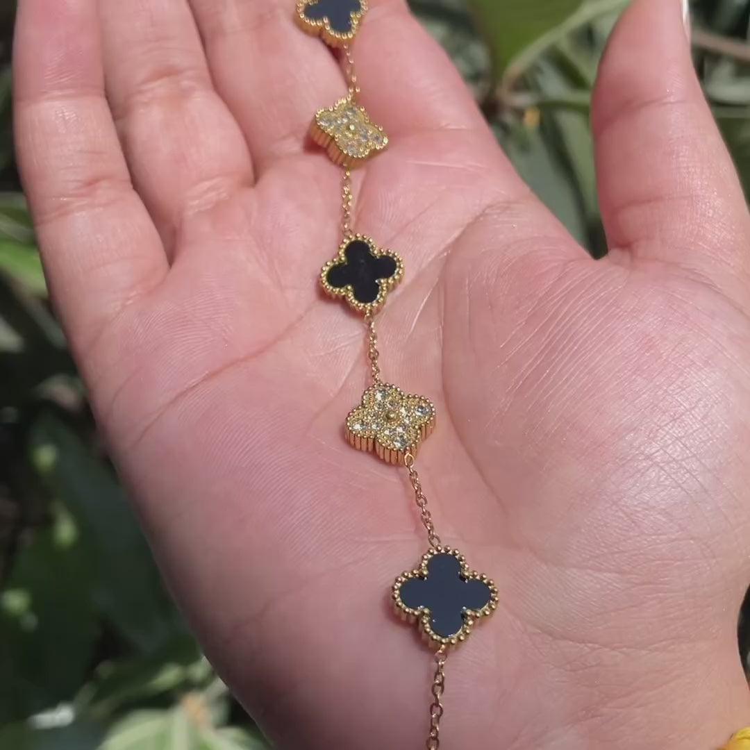 Video showing the make and quality of 4 leaf clover Bracelet